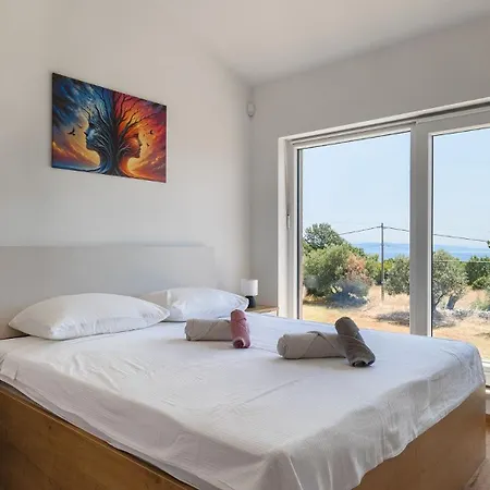 Moon - Seaview&hydromassage By Guide Vila Peruski